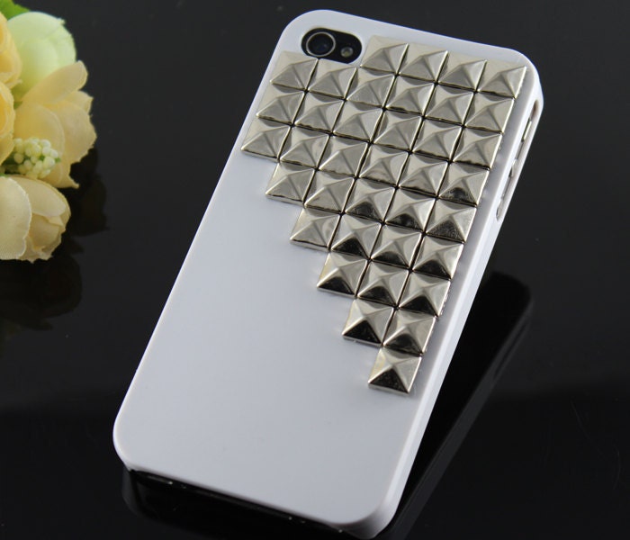 Silver pyramid stud White Hard Case Cover ----for Apple iPhone 4 Case, iPhone 4s Case, iPhone 4 Hard Case Style B