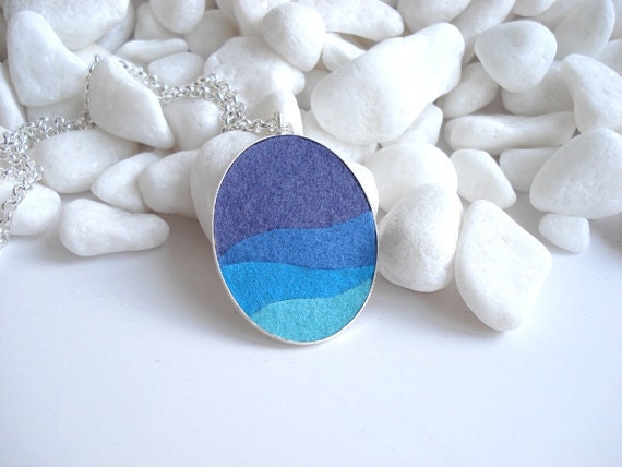 Felt waves pendant necklace