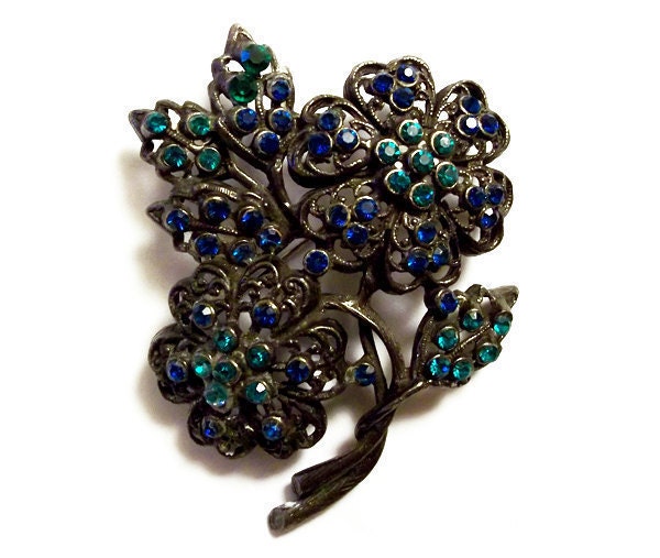 Vintage Hollycraft Brooch With Aqua And Blue Rhinestones