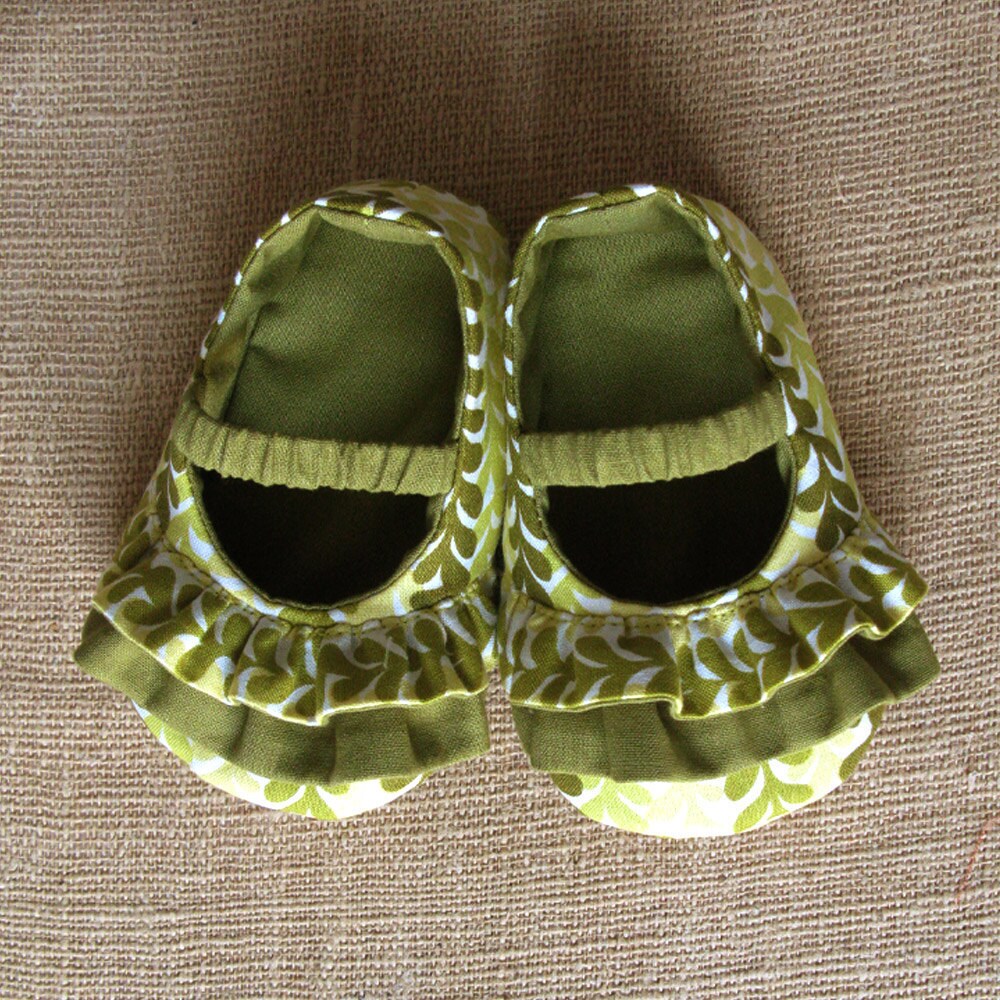 Daisy Baby Shoes - PDF Pattern - Newborn to 18 months.