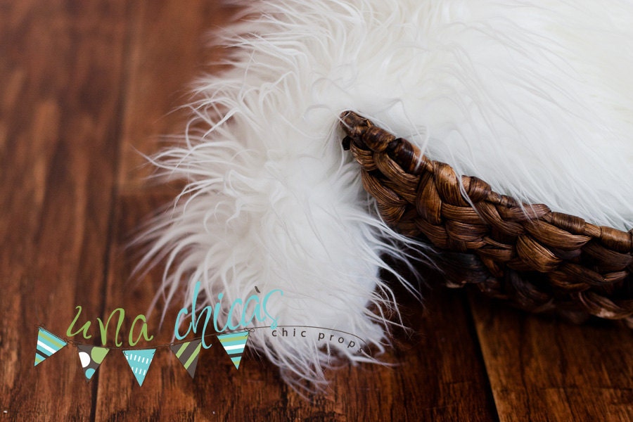 Mongolian Faux Fur Prop White 18x20