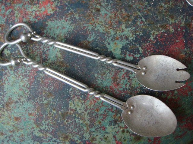 Buenilum Hammered Aluminum Salad Server Set
