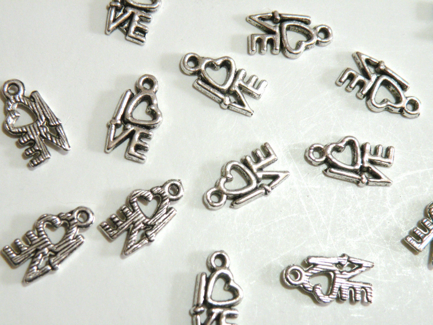 20 LOVE charms antique silver 14x8mm BM0027