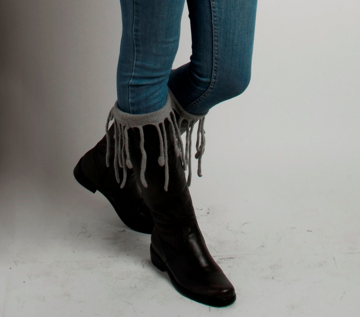Boot socks, Boot cuffs, fringed Grey Leg warmer wool felt with fringes and tassels at the end - texturable