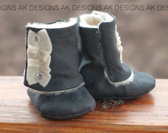 AK DESIGNS "Elegant Baby Shoes" - Little Amanda.