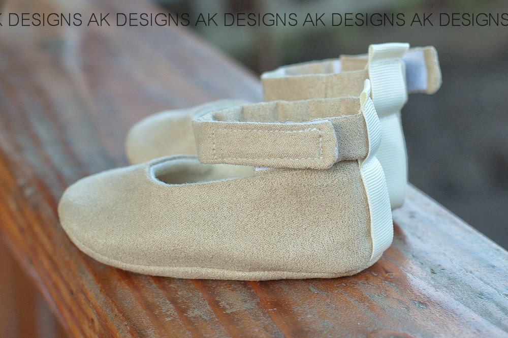 AK DESIGNS "Elegant Baby Shoes" - Little Lindsey.