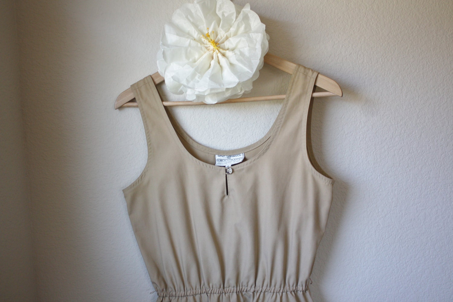Vintage 1980s Charlotte Ford Dress Khaki Tan Cream Solider Dress Pockets Waist Cinch