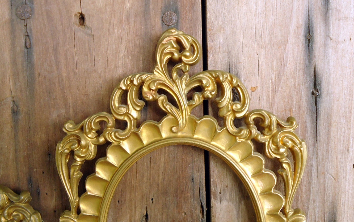 Vintage Picture Frames Gold Ornate Pair Gilded Oval Convex Glass Plastic Italy Italian Picture