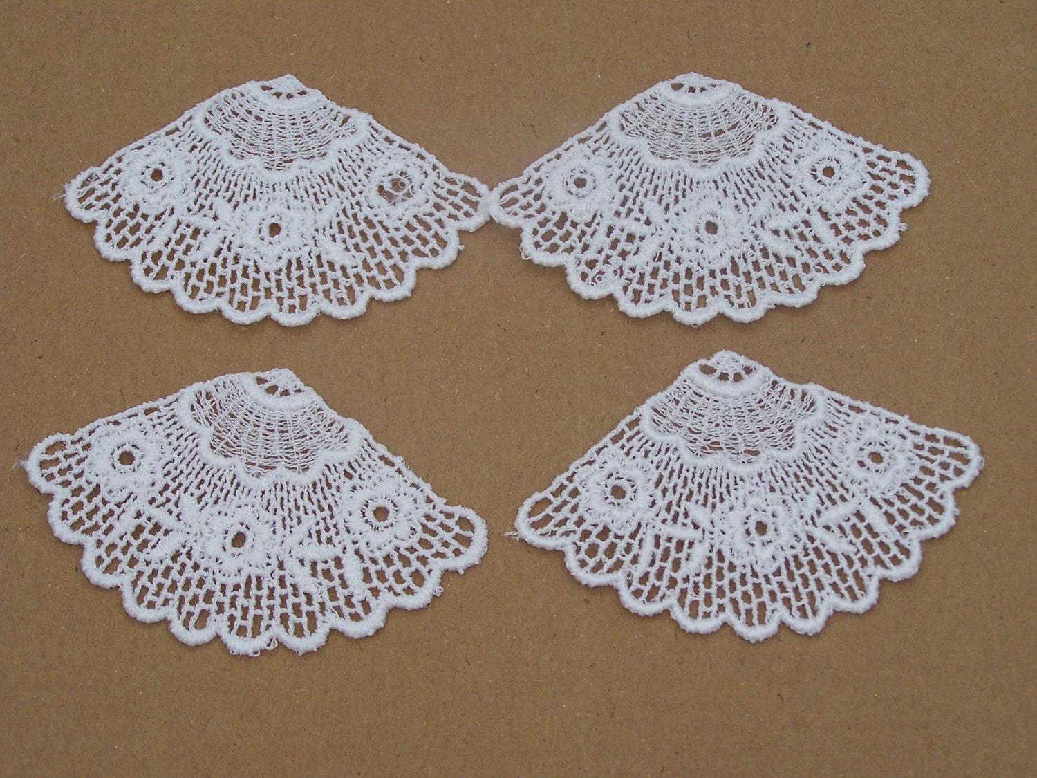 Venice Lace Fan Applique in White for Jewelry, Altered Art or Couture, Scrapbooking, Christmas  Tree Ornament- Set of 4