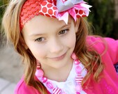 Chunky bubblegum beaded necklace in all pink designed beads with jewel pendant