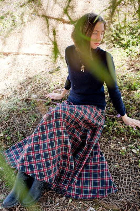 Flared tartan maternity long skirt.