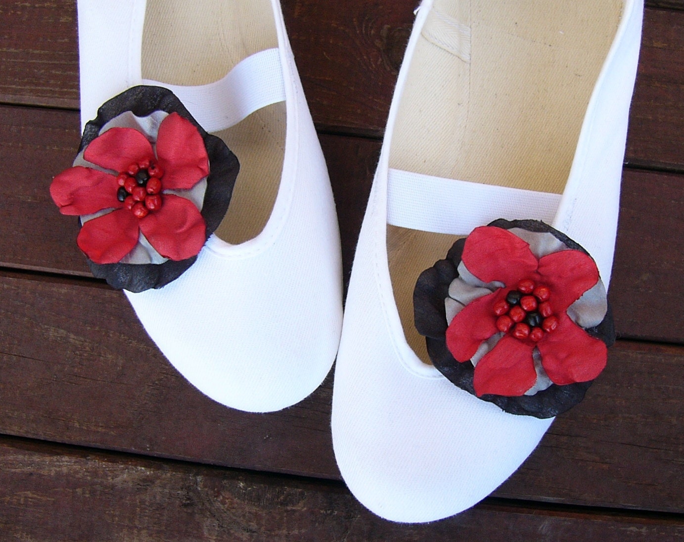 red accent /ballet flats shoes jarmilki wedding woman bride poletsy fashion gift elegant spring summer romantic silver claret flower brooch