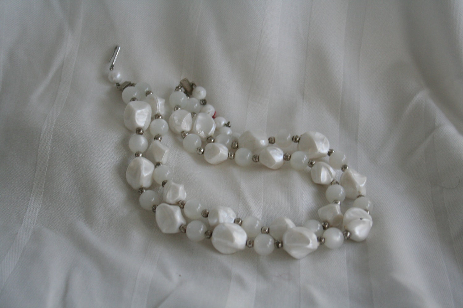 Vintage Pearly White Necklace