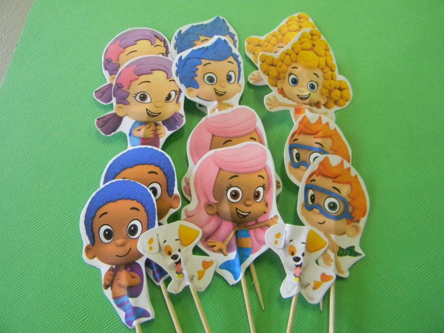 14 Bubble Guppies Cupcake Picks