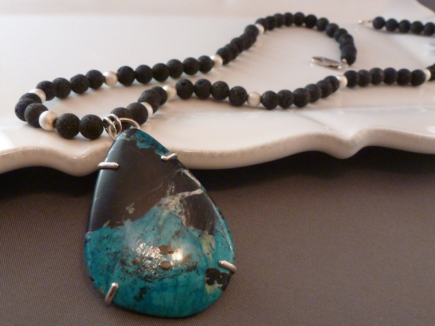 Tuquoise and sterling silver pendant
