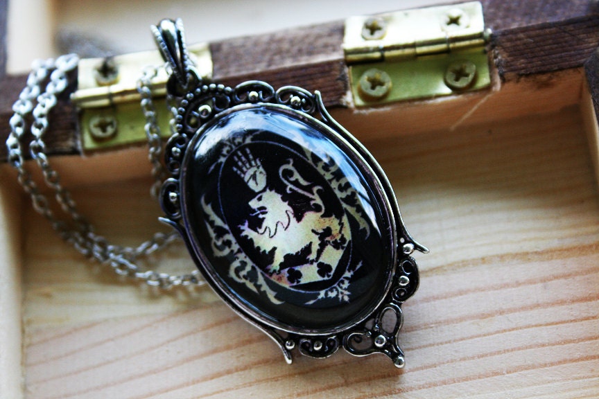 Cullen Crest Necklace