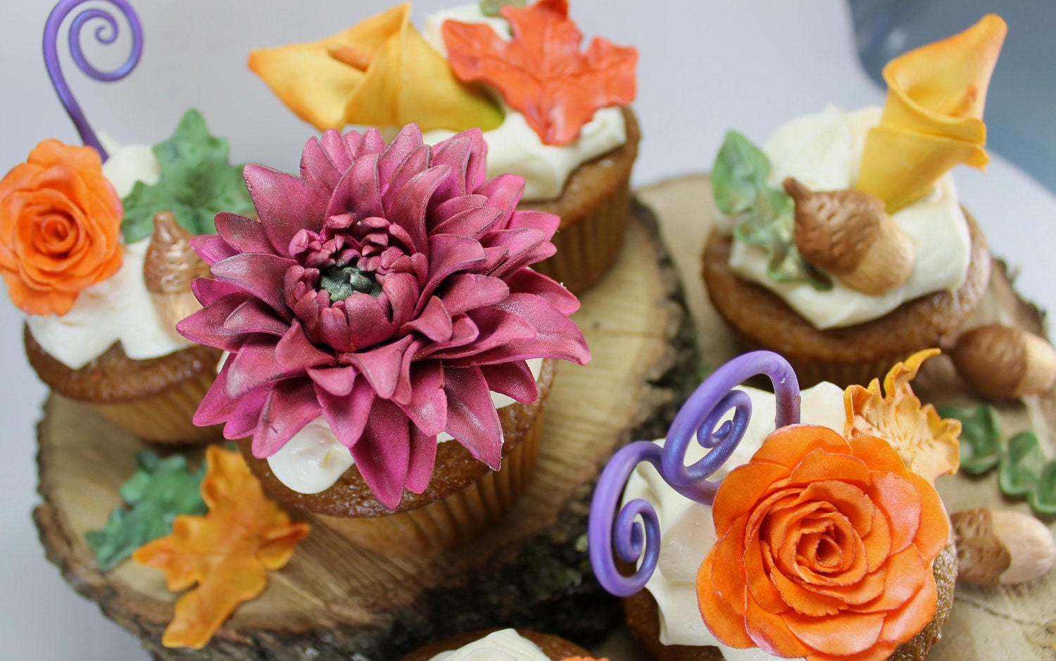 Edible Autumn flowers, fall leaves, and acorn set for cakes or cupcakes