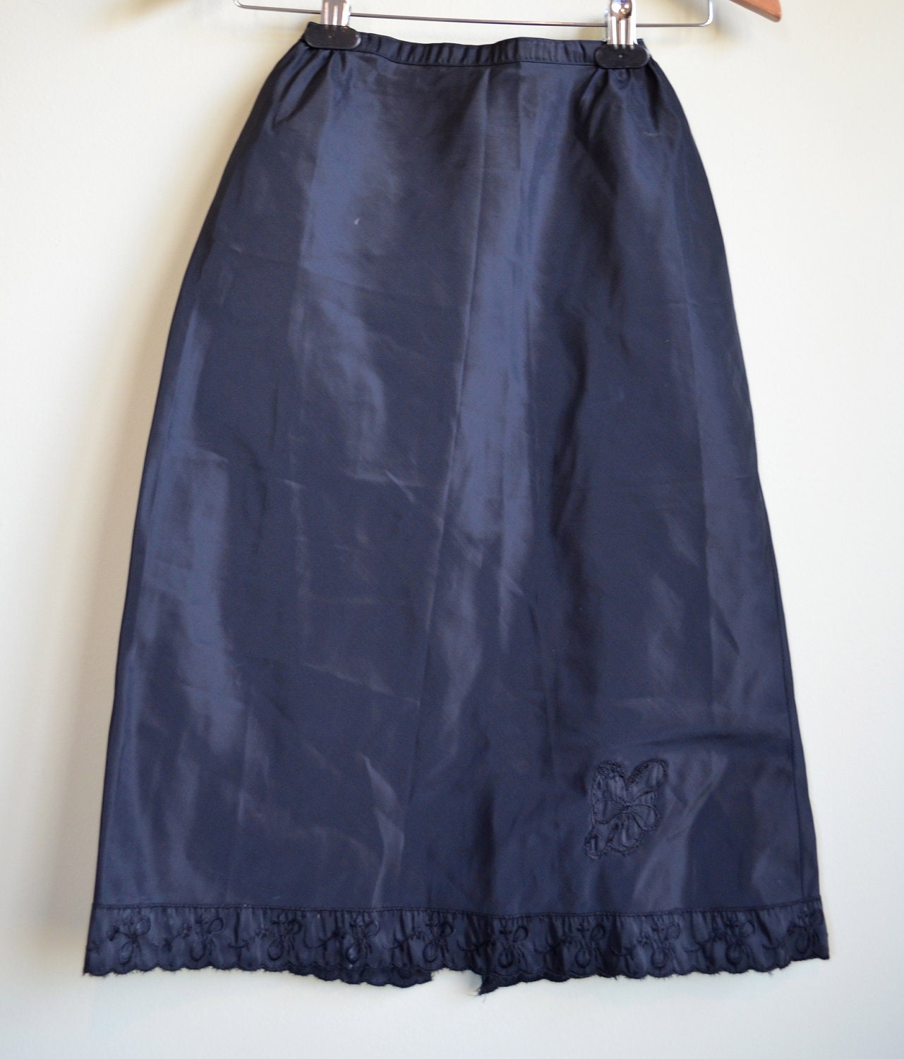 Lovely Black Artemis Half Slip //  Flower Detail // 40s 50s