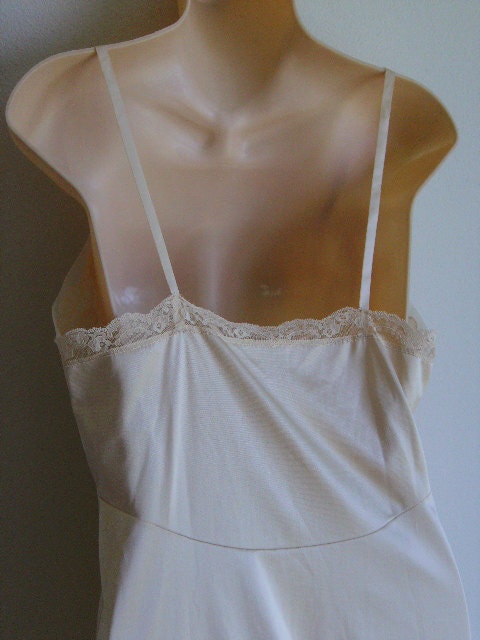 Vintage Full Slip Nude shadow lace sexy bodice 36 bust