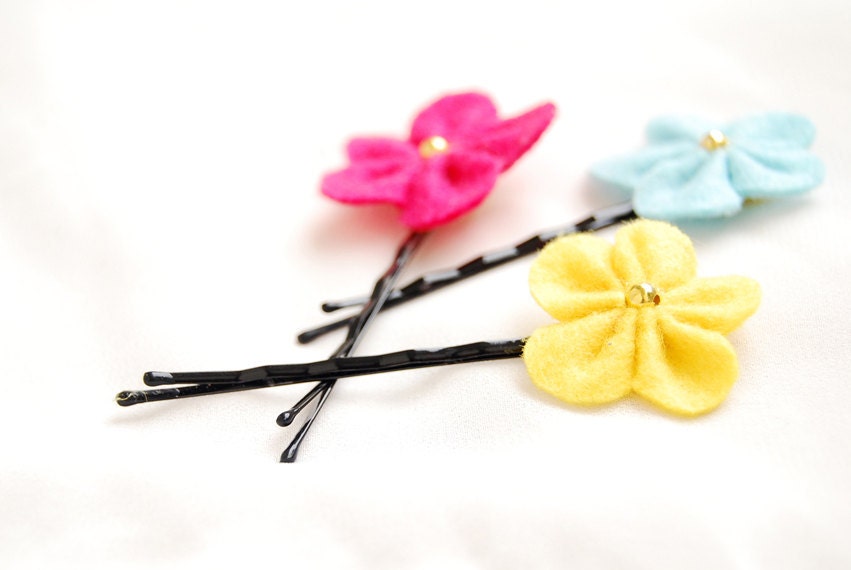 Felt flower bobby pin - set of 3, light blue,pink snd yellow ,spring flowers clips