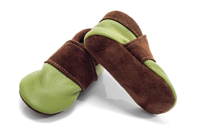 Soft soled leather baby shoes