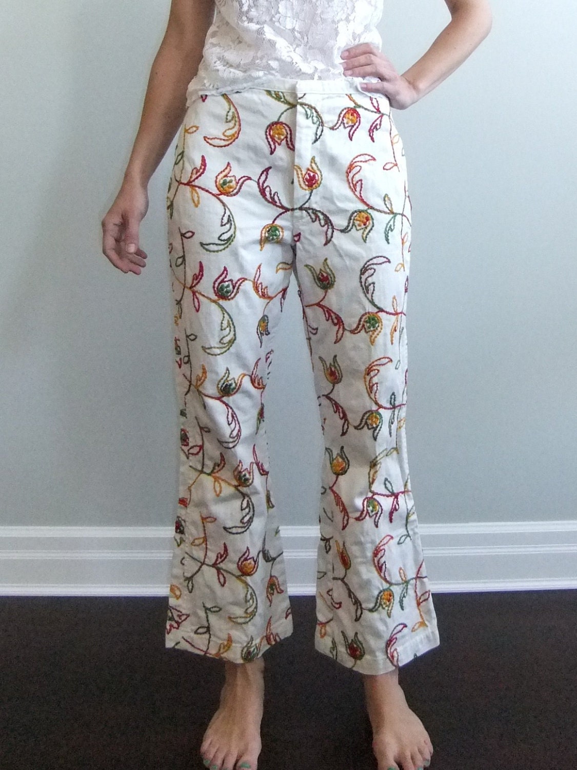 70s  bell bottoms, hip hugger white embroidered bell bottom trousers, wrangler