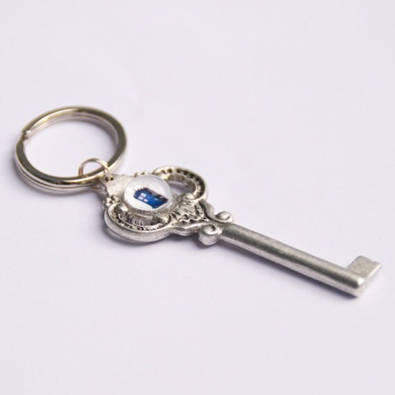 Doctor Who Keychain , Dr Who Key ring Tardis Steampunk Doctor Who Keychain, Sterling Silver Plated,  geek gift science Fiction