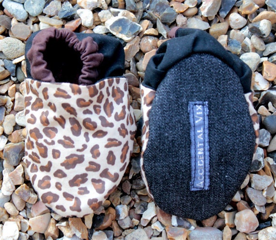 Baby Booties - Animal print (approx 3 to 9 months)