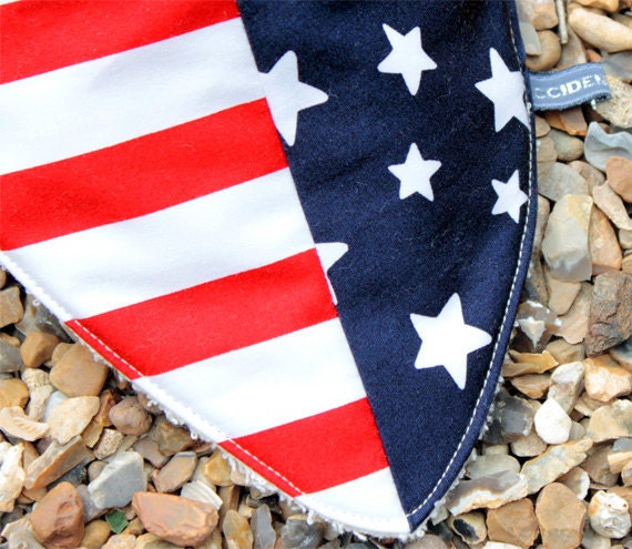 Bandana dribble bib - stars and stripes