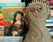 Mona Lisa - Smiling button art doll