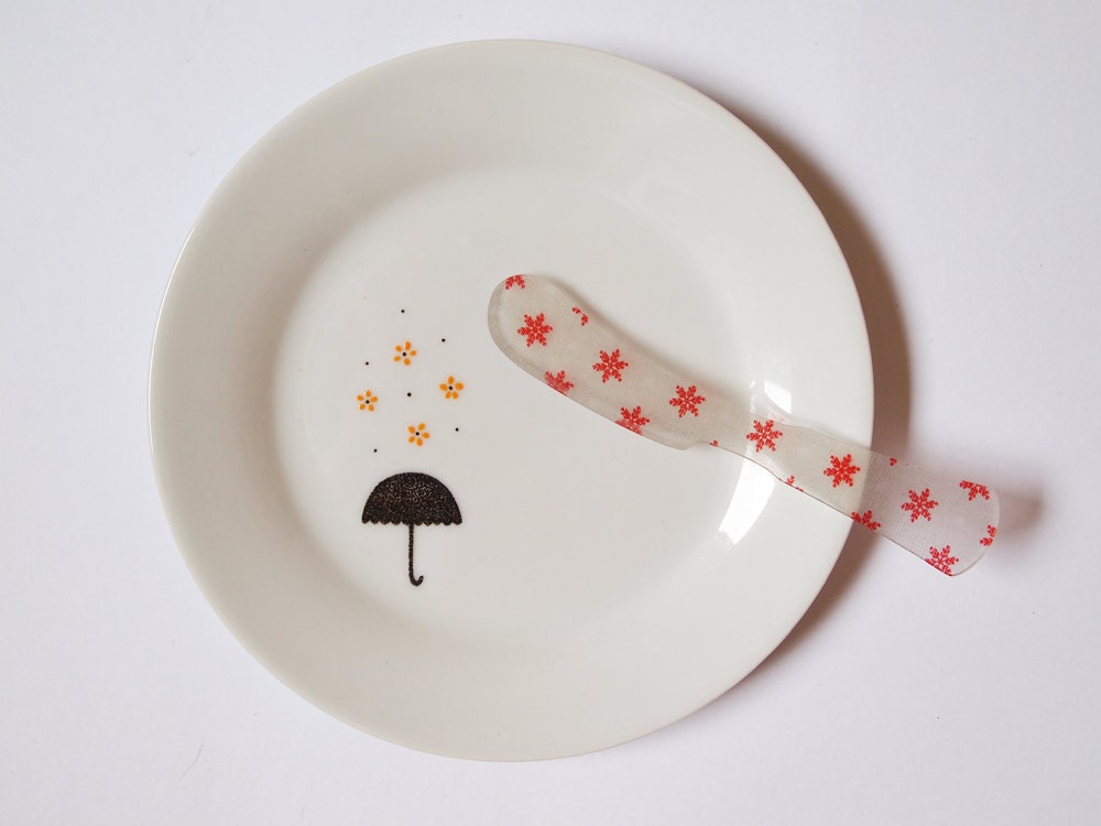 Yellow rain plate