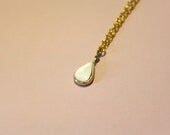 SALE - 10% off Vintage Shell Teardrop Pendant Necklace