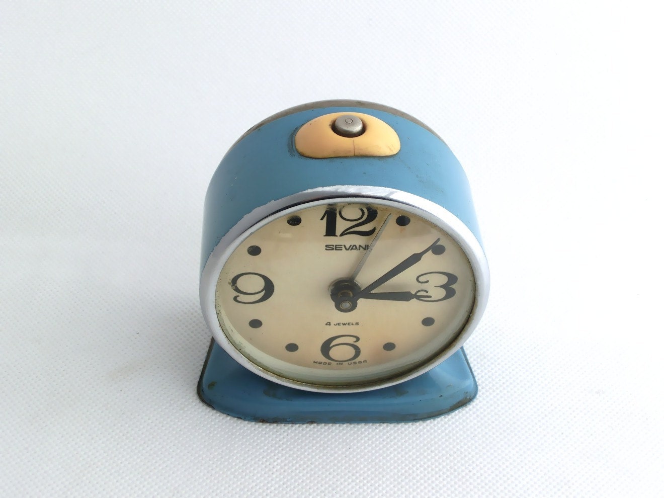 RESERVED FOR FENI Vintage blue alarm clock from Russia