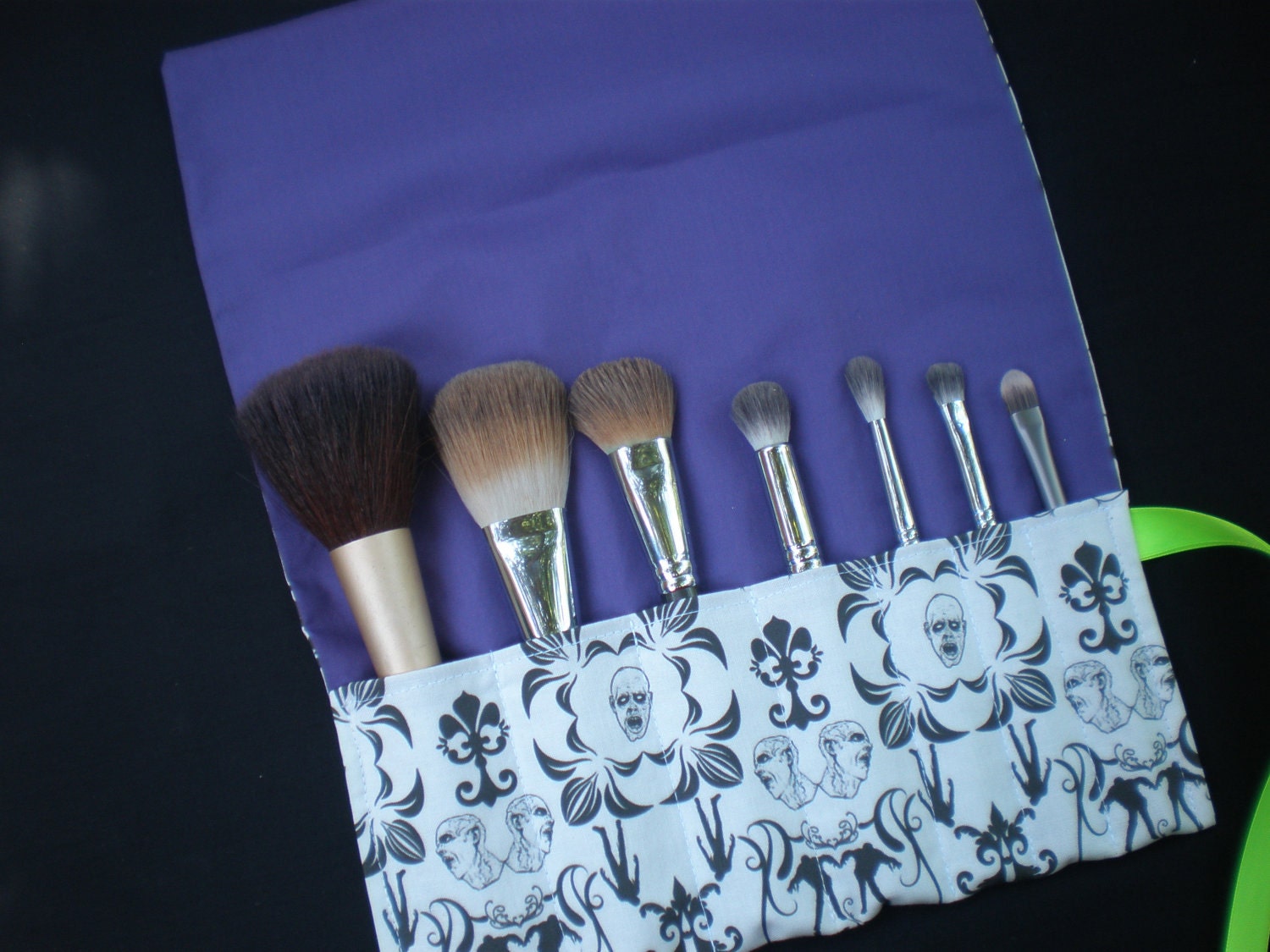 Zombie make up brush roll