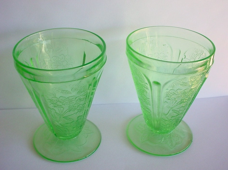 Jeannette Glass Cherry Blossom Floral Juice Tumbler 4 oz Vintage Set of 2