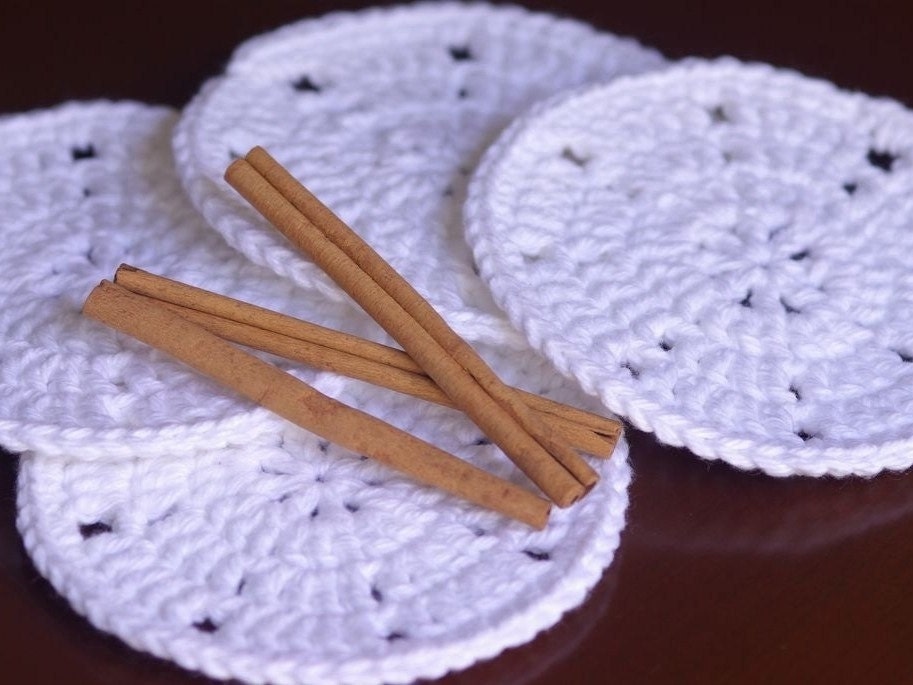 Doily Crochet Coaster Set of 4 - White - Round 4.25" / 10.5cm