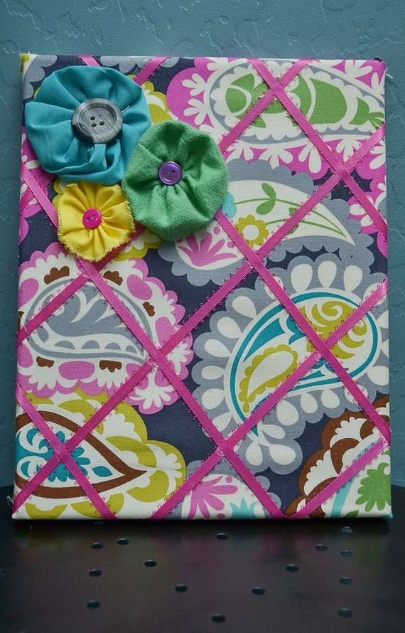 Paisley Ribbon Picture Board