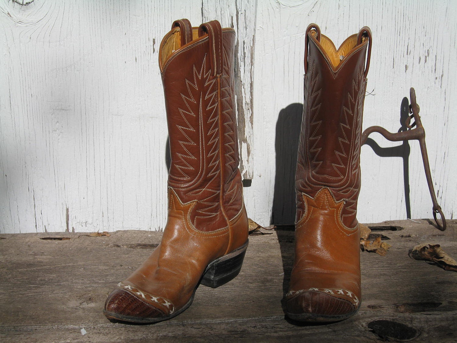 Vintage Ladies TONY LAMA Cowboy Boots Kisses Womens Fashion Accessory, Free Priority Shipping Included