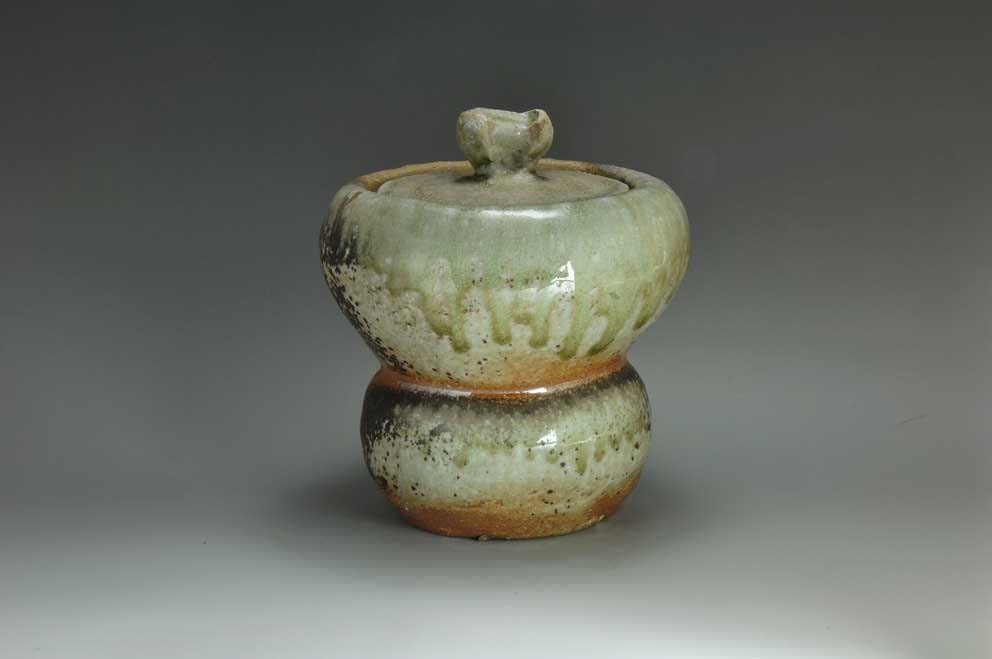 Shigaraki, anagama, ten-day anagama wood firing, with natural ash deposits water jar. mizu-26