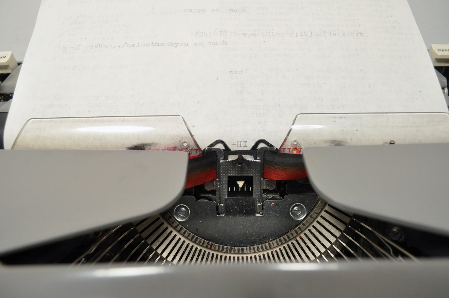 Vintage Gray and White Singer T-62 Professional Typewriter