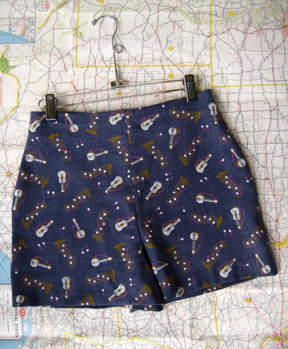 SPRING SALE Hello legs. Vintage reproduction high waisted shorts. Small.
