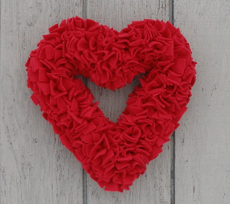 15" Handmade Fleece Rag Wreath --- Ruby Red