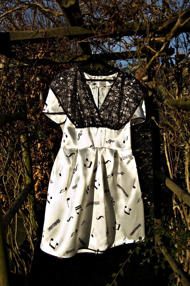 Satin v-neck dress with lace "Musical Notes"