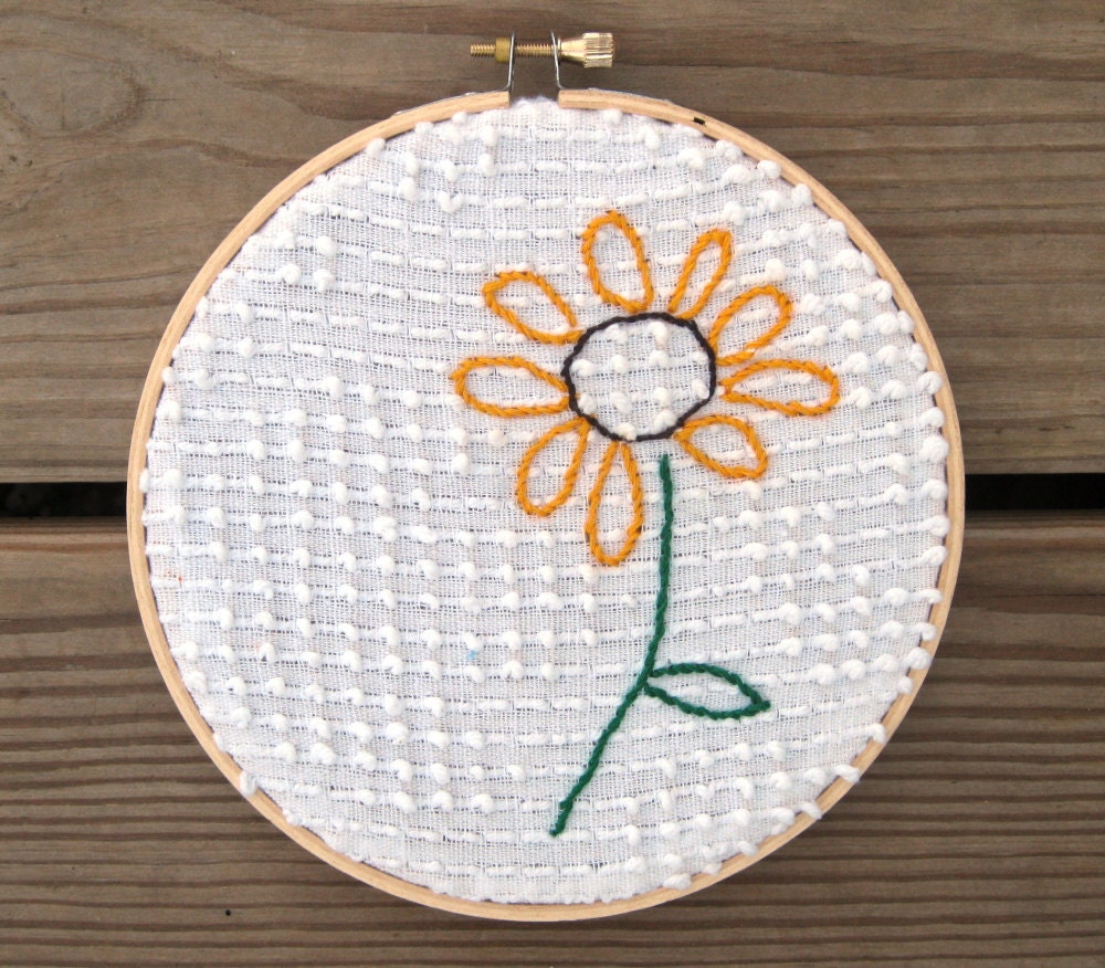Daisy on Chenille Embroidery Hoop Art
