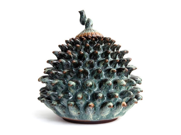 Stoneware Acorn Pot with Lid