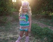Lavender Garden Is An Adorable Chunky Bubblegum Style Necklace With A Flower Pendant...