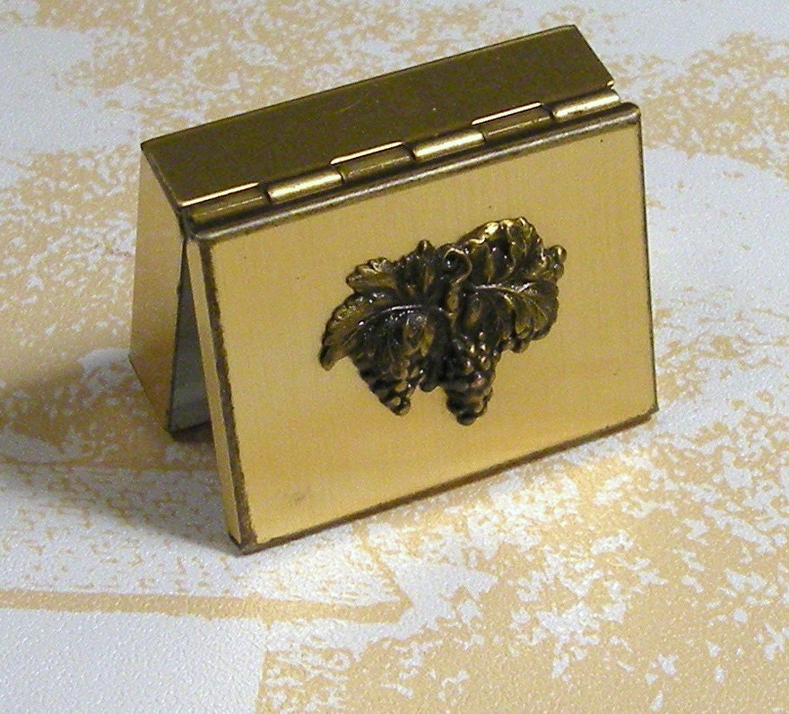 Vintage Pill Box Grape Motif Snuff Box Trinket Box Travel Pill Case