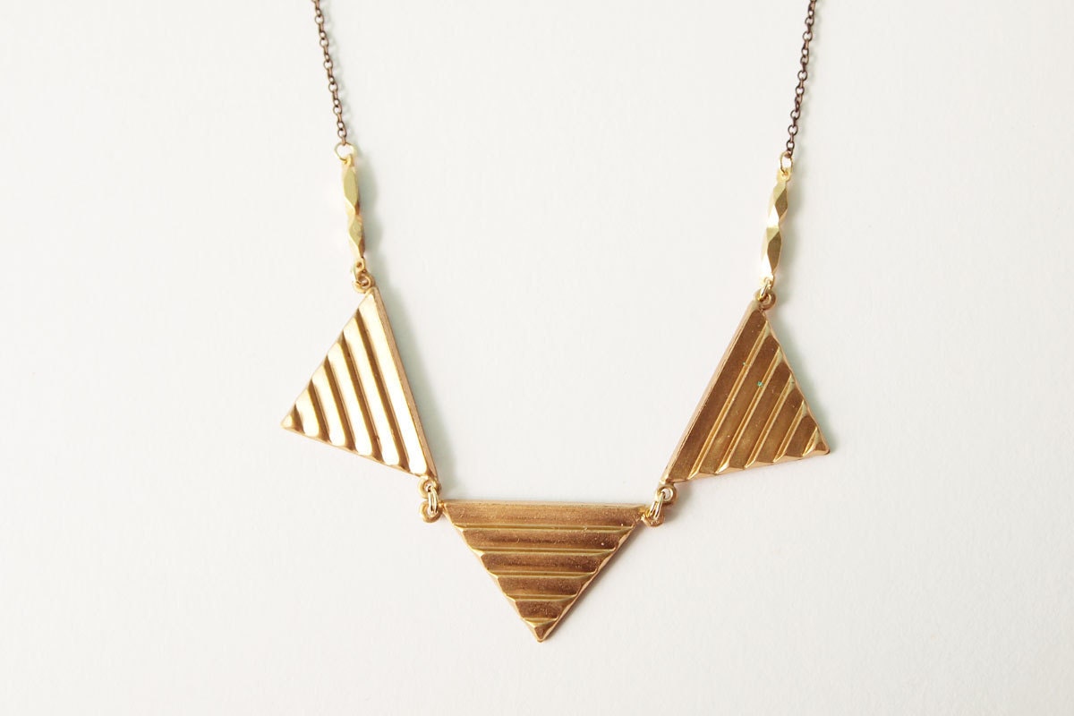 Geometric Necklace : Brass Triangle Buntings