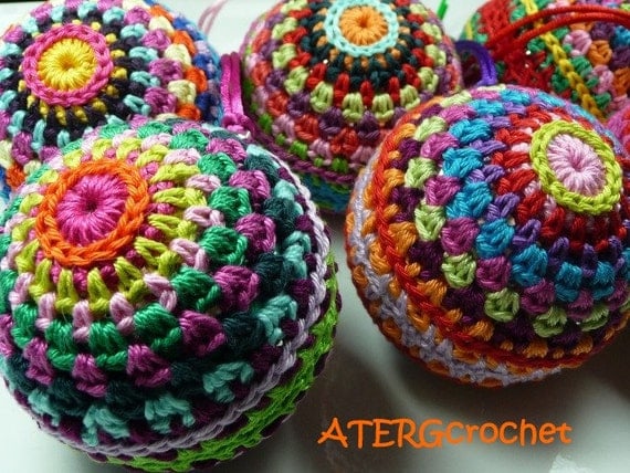 Crochet pattern colorful Christmasball by ATERGcrochet