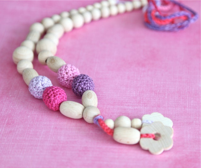 Summer flower. Pink and lilac nursing necklace with wooden flowers. Mammy and baby multicolor teething necklace. Girls crochet necklace.